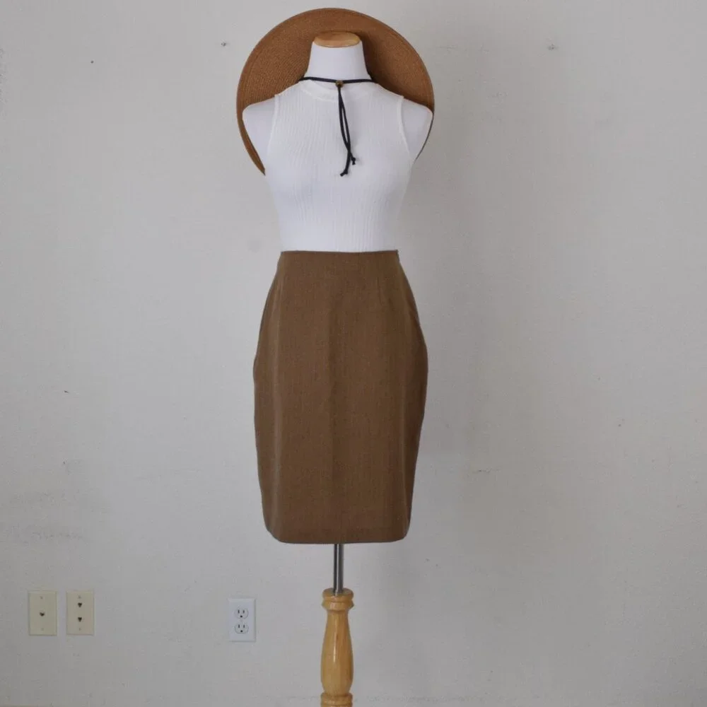 BGB High Waisted Polyester Pencil Skirt Chalkstripe size 8 |‎ 30 waist